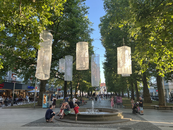 SchaubudenSommer 2025 auf der Hauptstraße, Foto: DRESDENINFO.DE