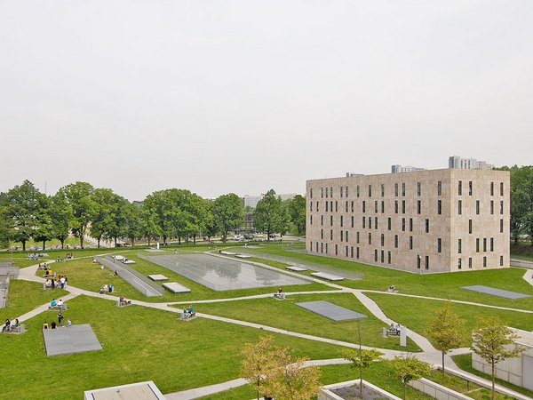 Luftaufnahme der Sächsischen Landes – Staats- und Universitätsbibliothek Dresden, Foto: SLUB Dresden / Henrik Ahlers