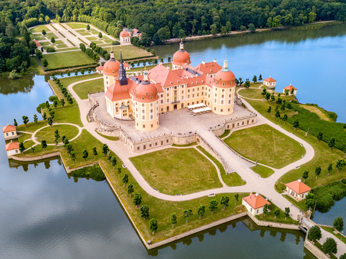 Schloss Moritzburg aus der Vogelperspektive, Foto: Arvid Müller (DML-BY) - Industrie & Pressefotografie