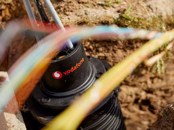 Mit seinem Glasfaser-Ausbauprogramm bringt Vodafone den deutschen Mittelstand auf die digitale Überholspur. Foto: Vodafone