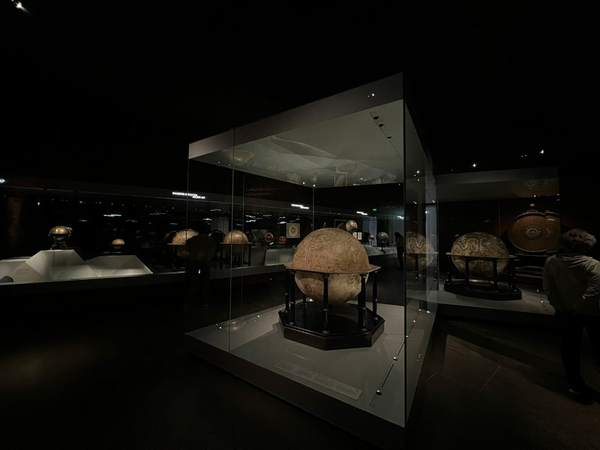 Das Universum der Globen im Mathematisch-Physikalischen Salon, Foto: DRESDENINFO.DE